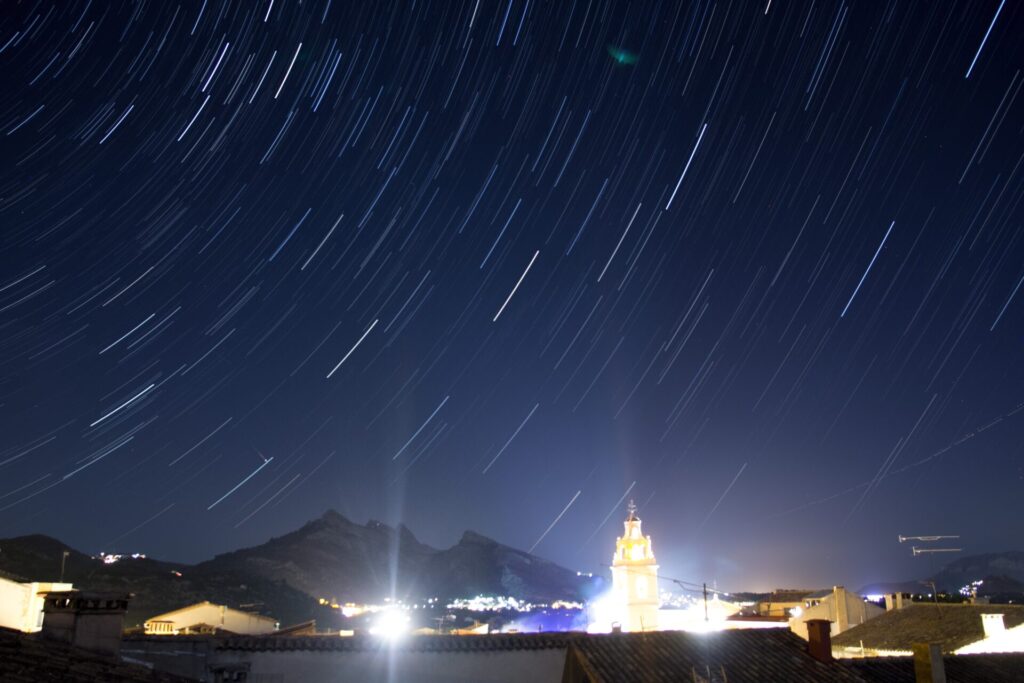 Vista nocturna de Sagra